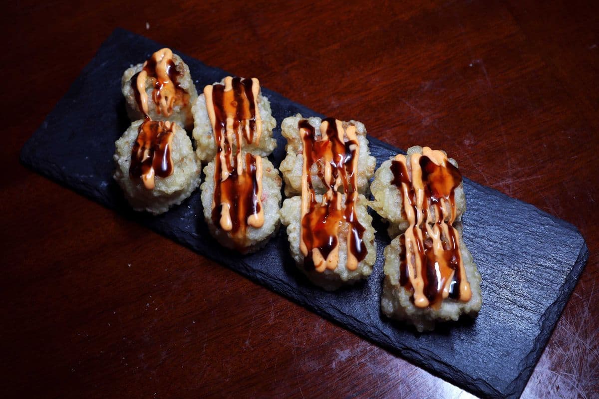 Deep-Fried Philadelphia roll (8 pcs)