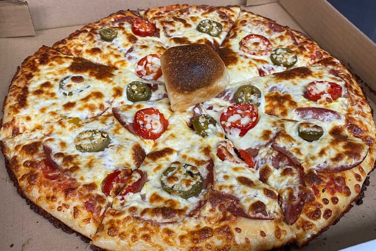 14" Scorcher Pizza