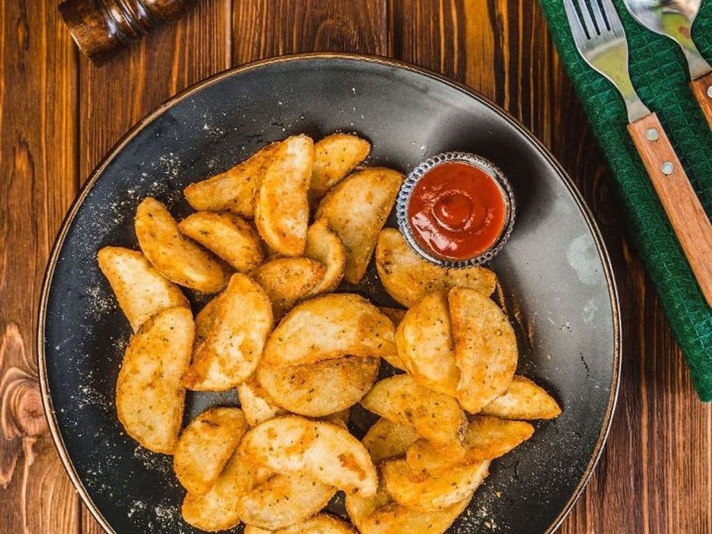 Potato Wedges (Contains Garlic)