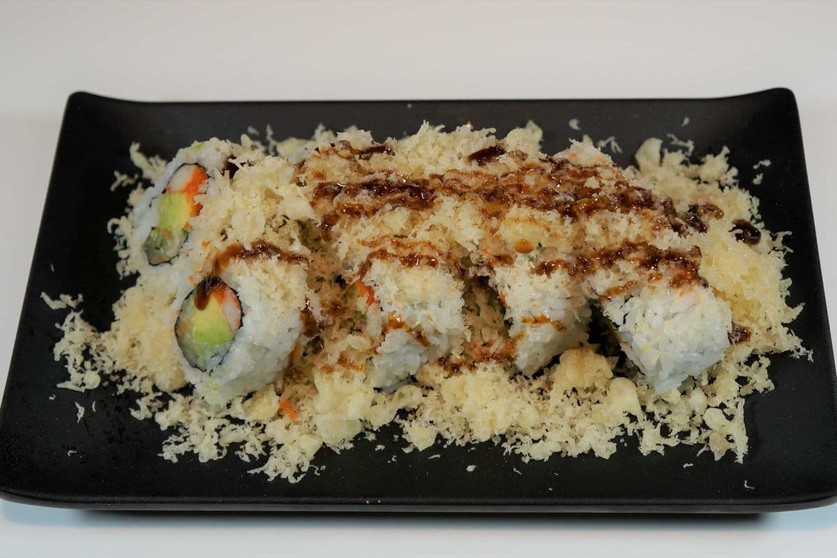 123. Crispy California Maki Roll (8 pcs)