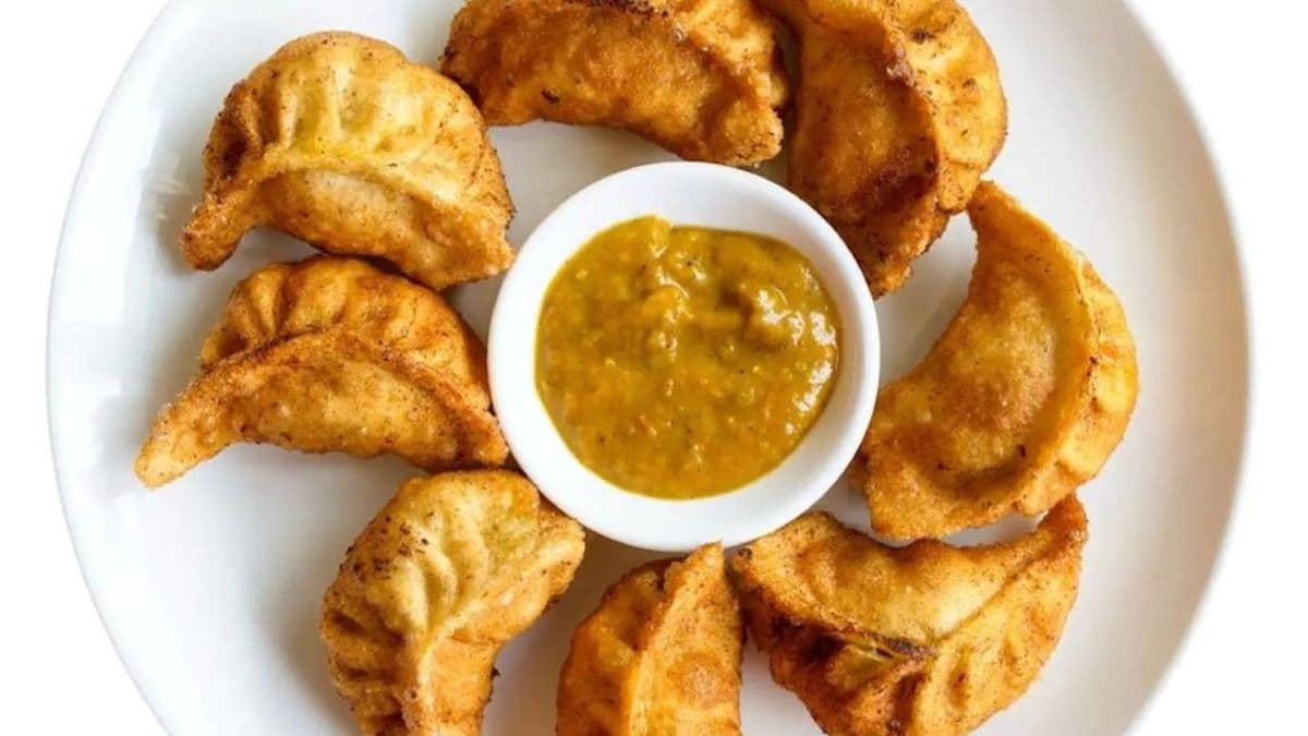 Veggie Momos (Fried) (V)
