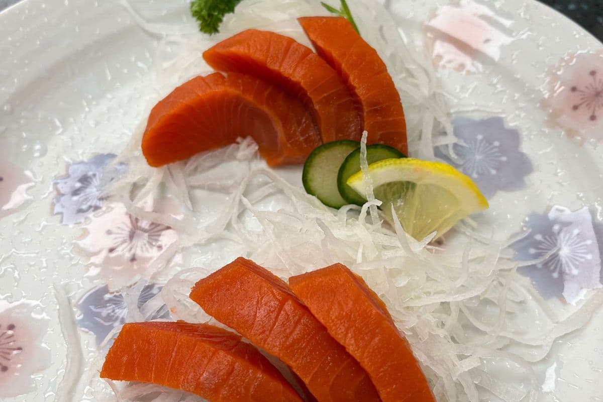 Wild Salmon Sashimi (6 pcs)
