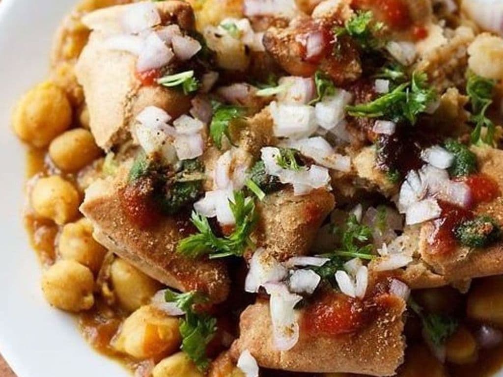 Chat Samosa / Samosa Chaat