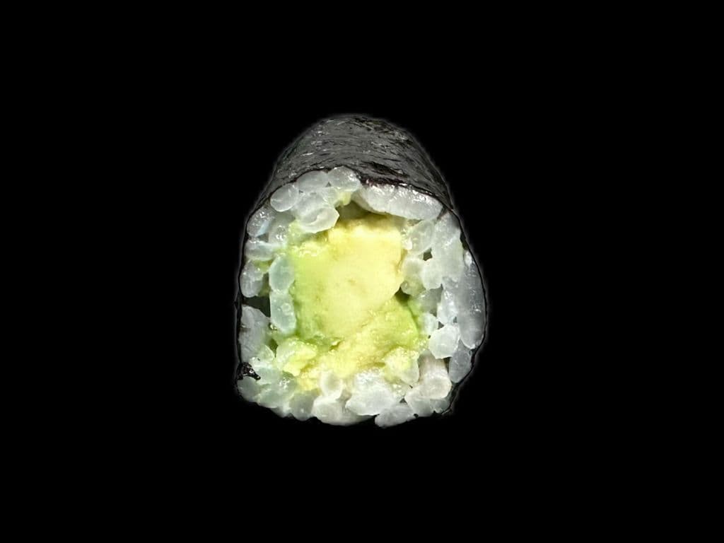 Avocado Roll (8pcs)