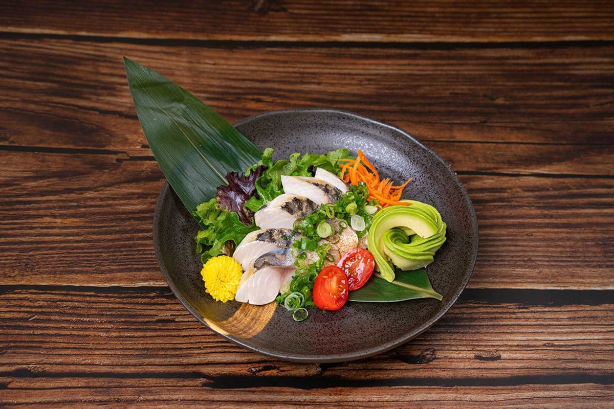 Aburi Saba Sashimi with Organic Avocado (5pcs)