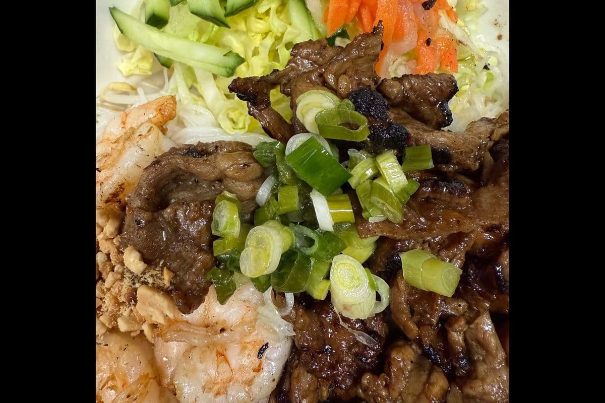 32B. Grilled Beef and Grilled Shrimp on Vermicelli