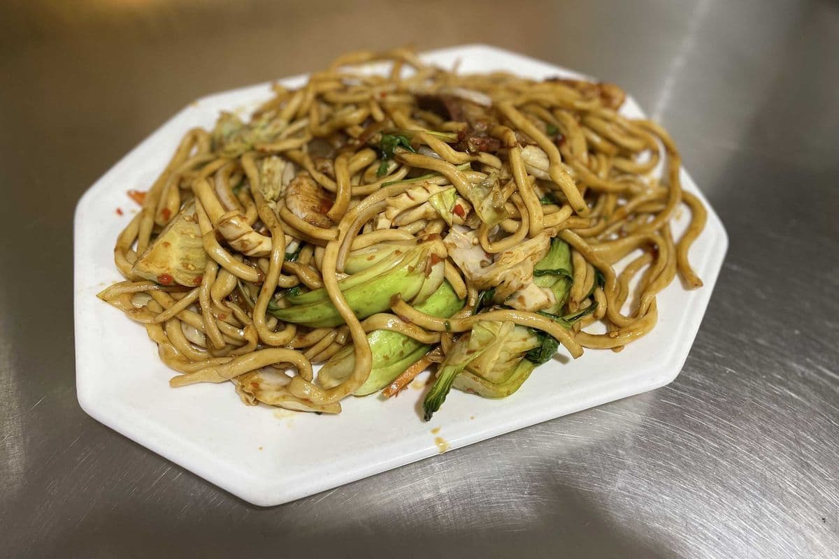 F1. House Special Chow Mein (蜀莊炒麵)