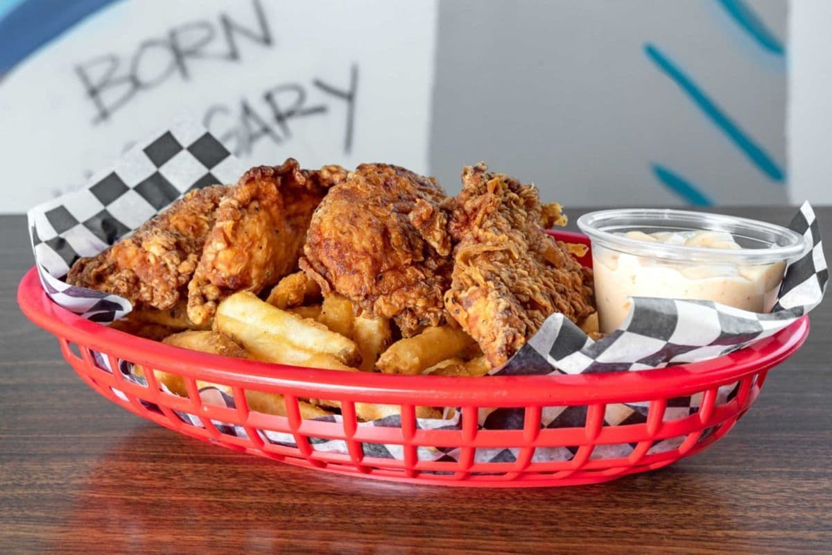 Chicken Tenders and Fries (8 pcs)