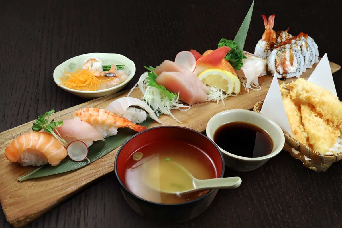 Sushi and Sashimi Plate B
