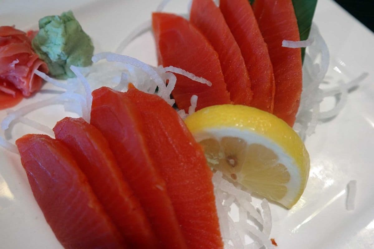 Wild Salmon Sashimi (8 pcs)