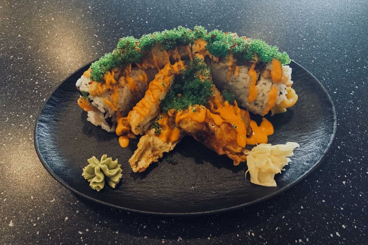 Shell Crab Paradise Roll (8 pcs)