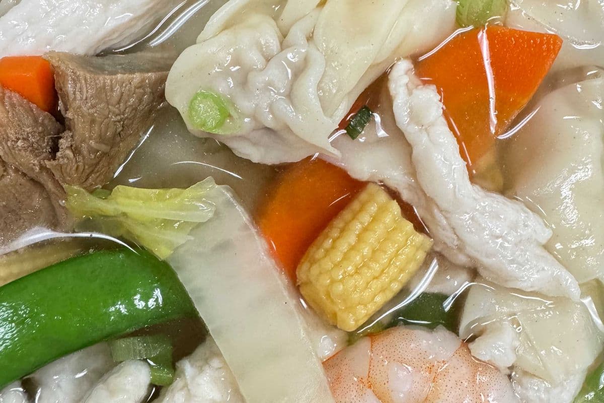 Wor Wonton Soup 窝云吞