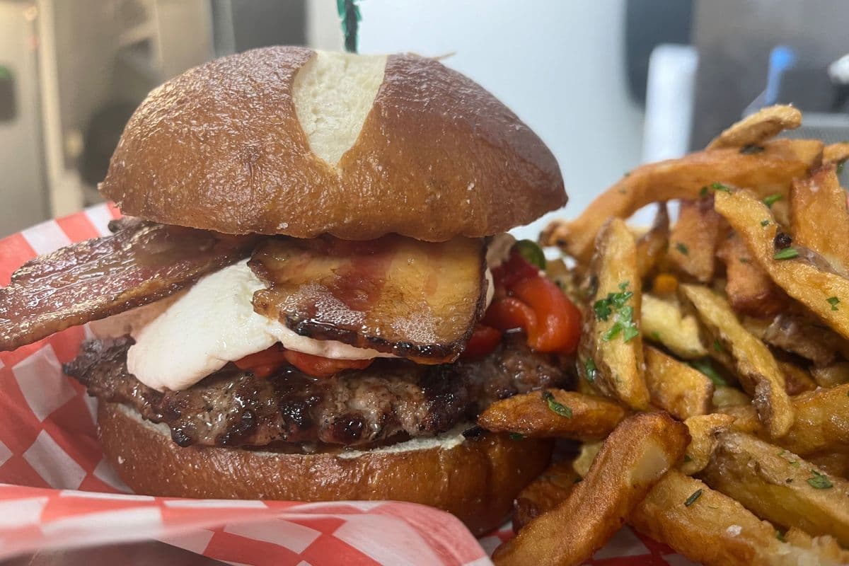 The Chevre Guevara w/ Side
