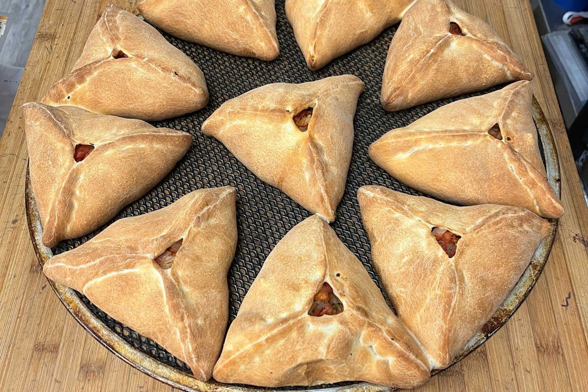 Fatayer ( Spinach Calzone ) Vegan.