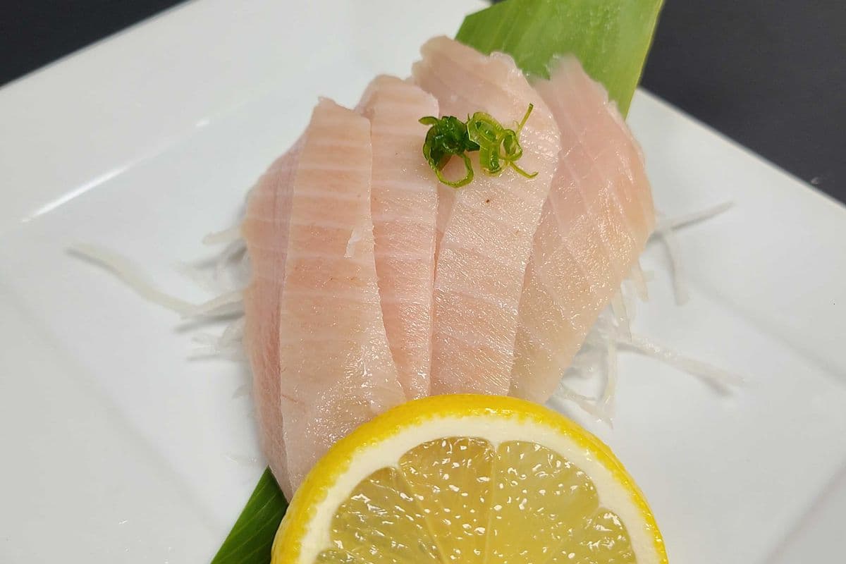 Small Toro Tuna Belly Sashimi (4 pcs)