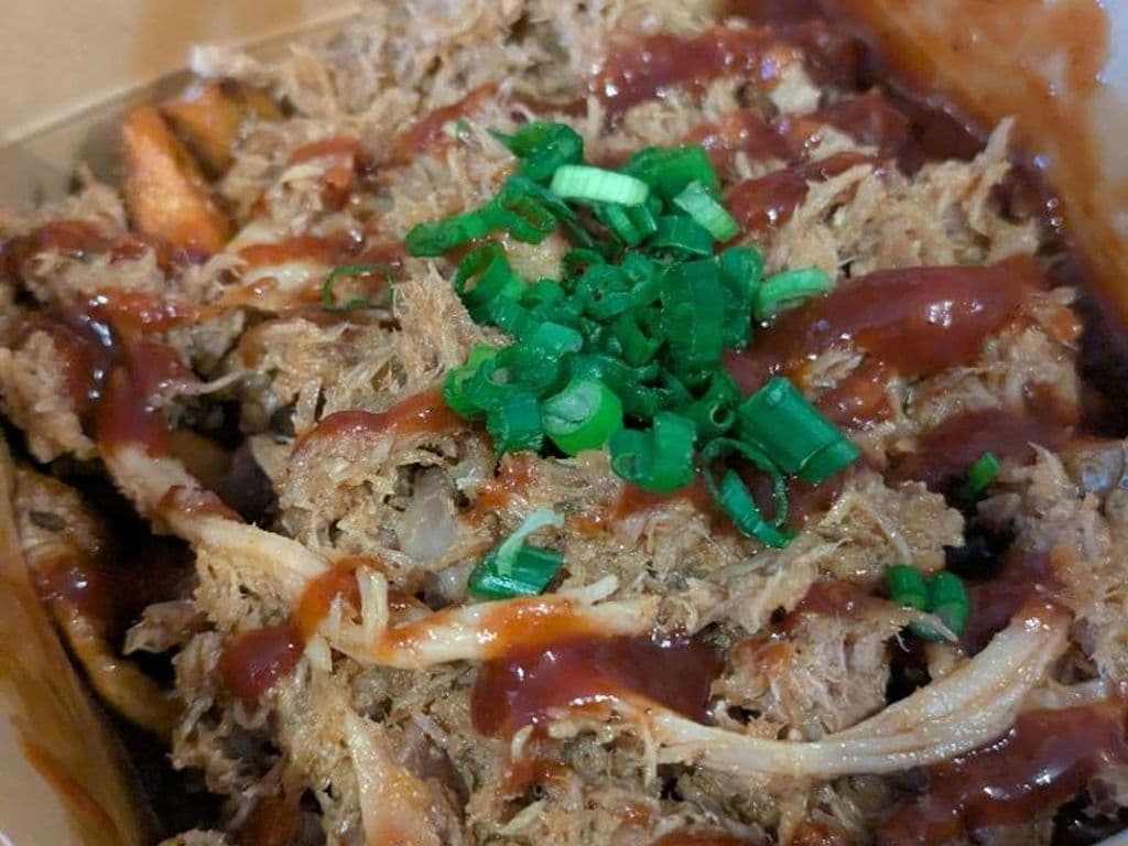 Pulled Pork Poutine ( Large)