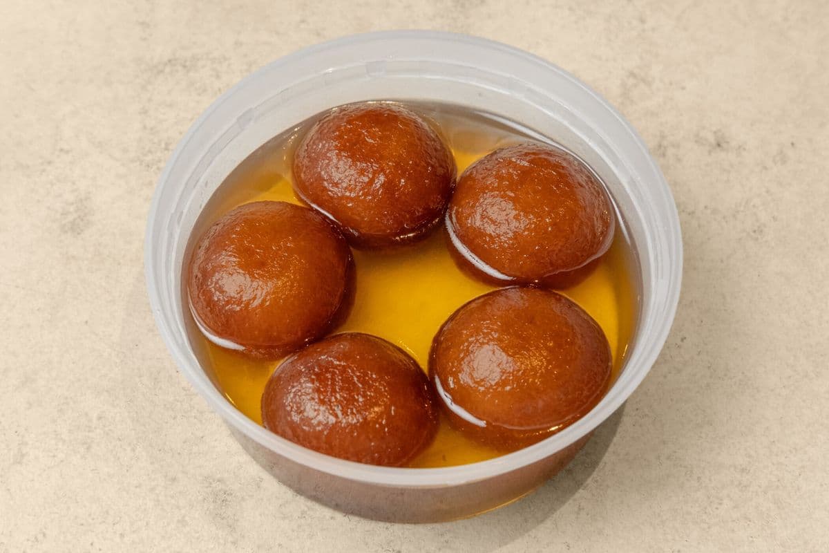 Gulab Jamun (5 pcs)