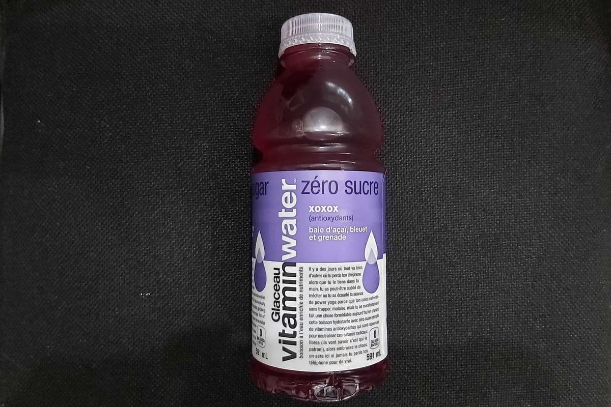 Vitamin water XOXOX Zero Sucre baie d'açai, bleuet et grenade