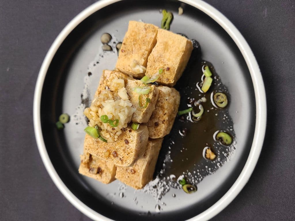 DF Tofu in Spicy Garlic Sauce/D07