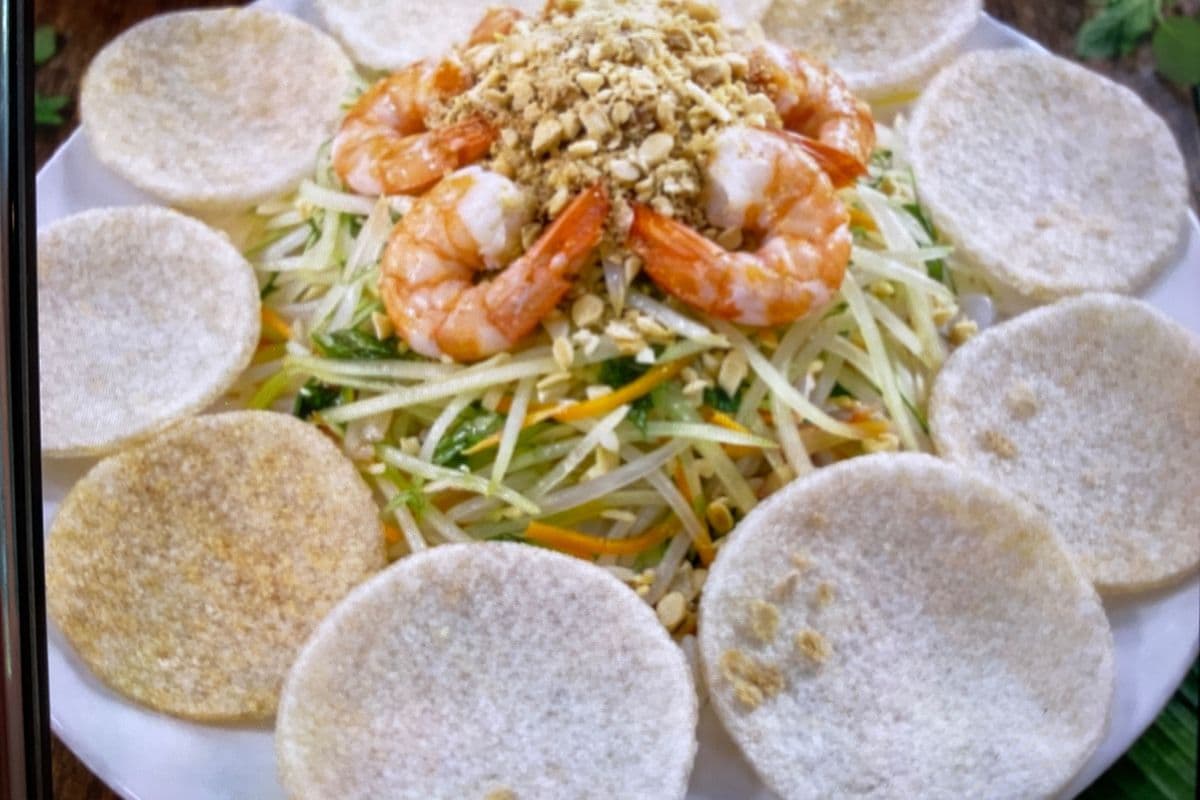 G3. Papaya Salad with Shrimp - Gỏi Đu Đủ Tôm