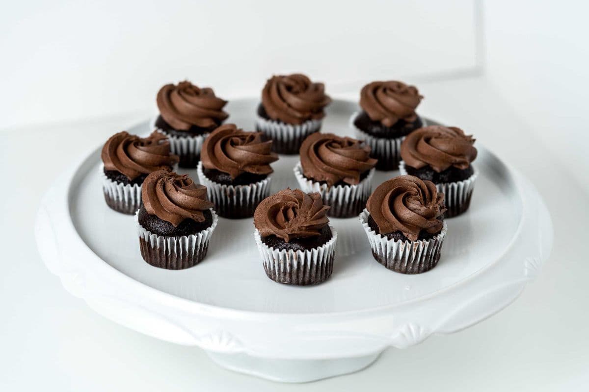 Cupcakes mini au chocolat (12) / Mini Chocolate Cupcakes (12)