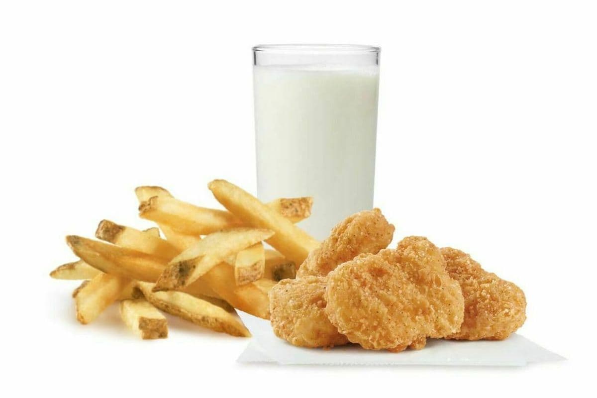 Kids' Chicken Nuggets Meal (4 pcs) (Cals: 420)