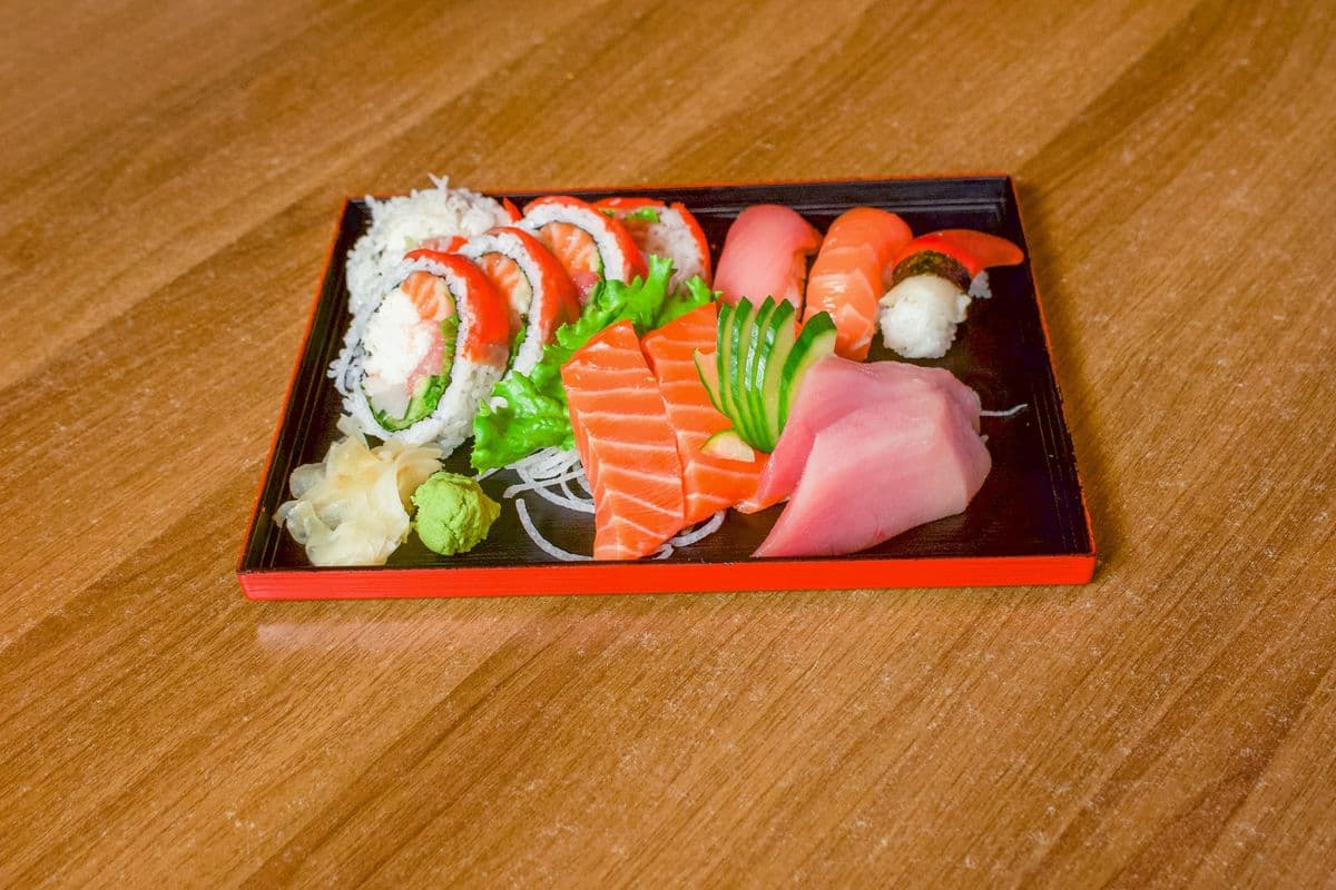 Deluxe Sushi Combo