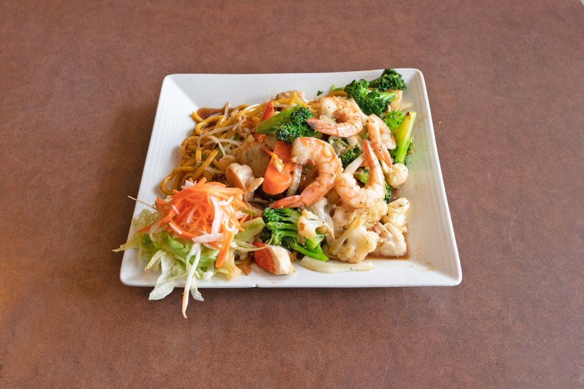 45. Shanghai Noodle Chow Mein with Seafood