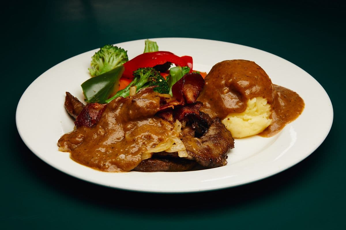 Liver and Onions with Bacon