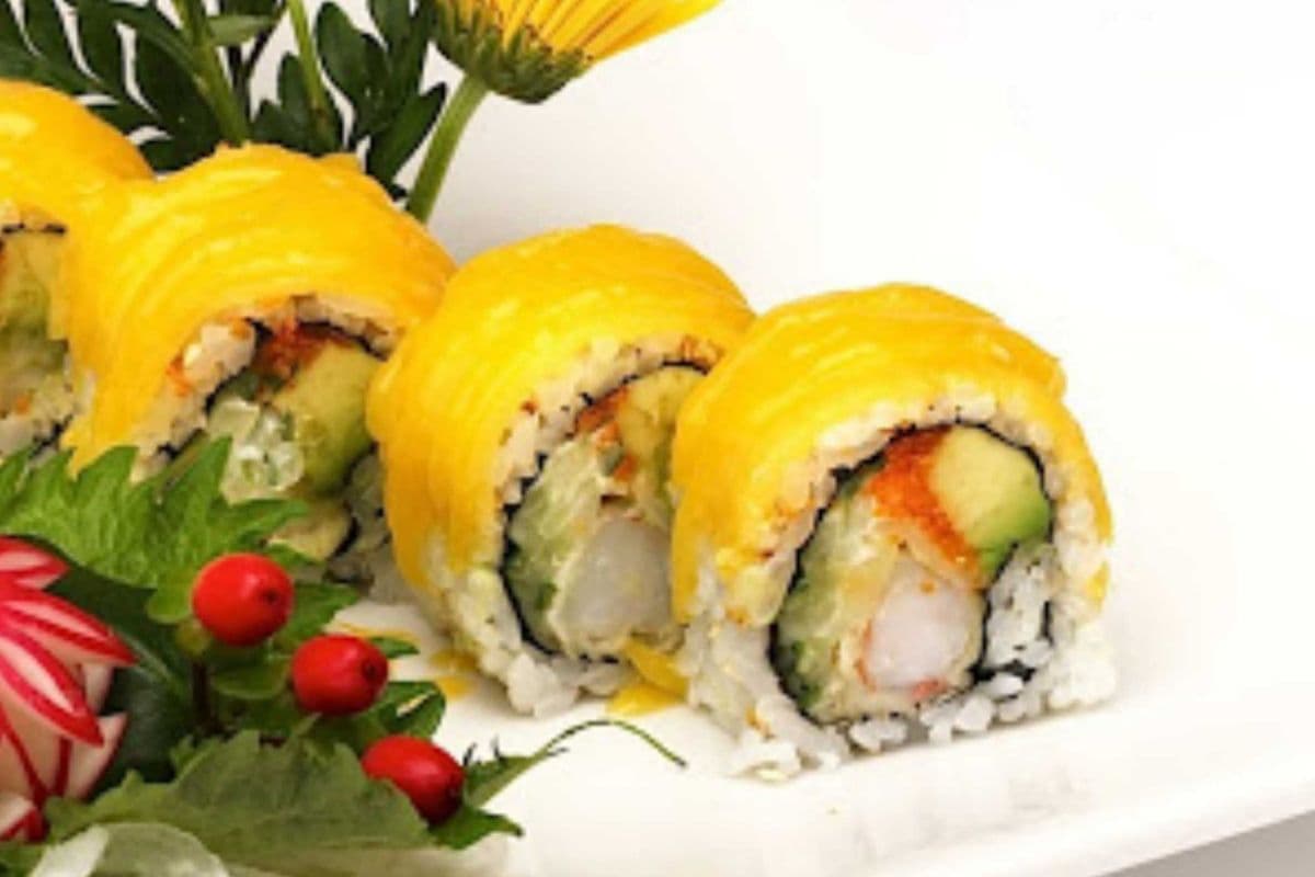 128. Yellow Dragon Roll (9 pcs)