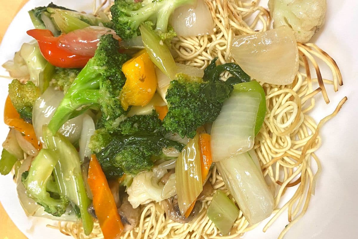 Mixed Vegetable Cantonese Chow Mein