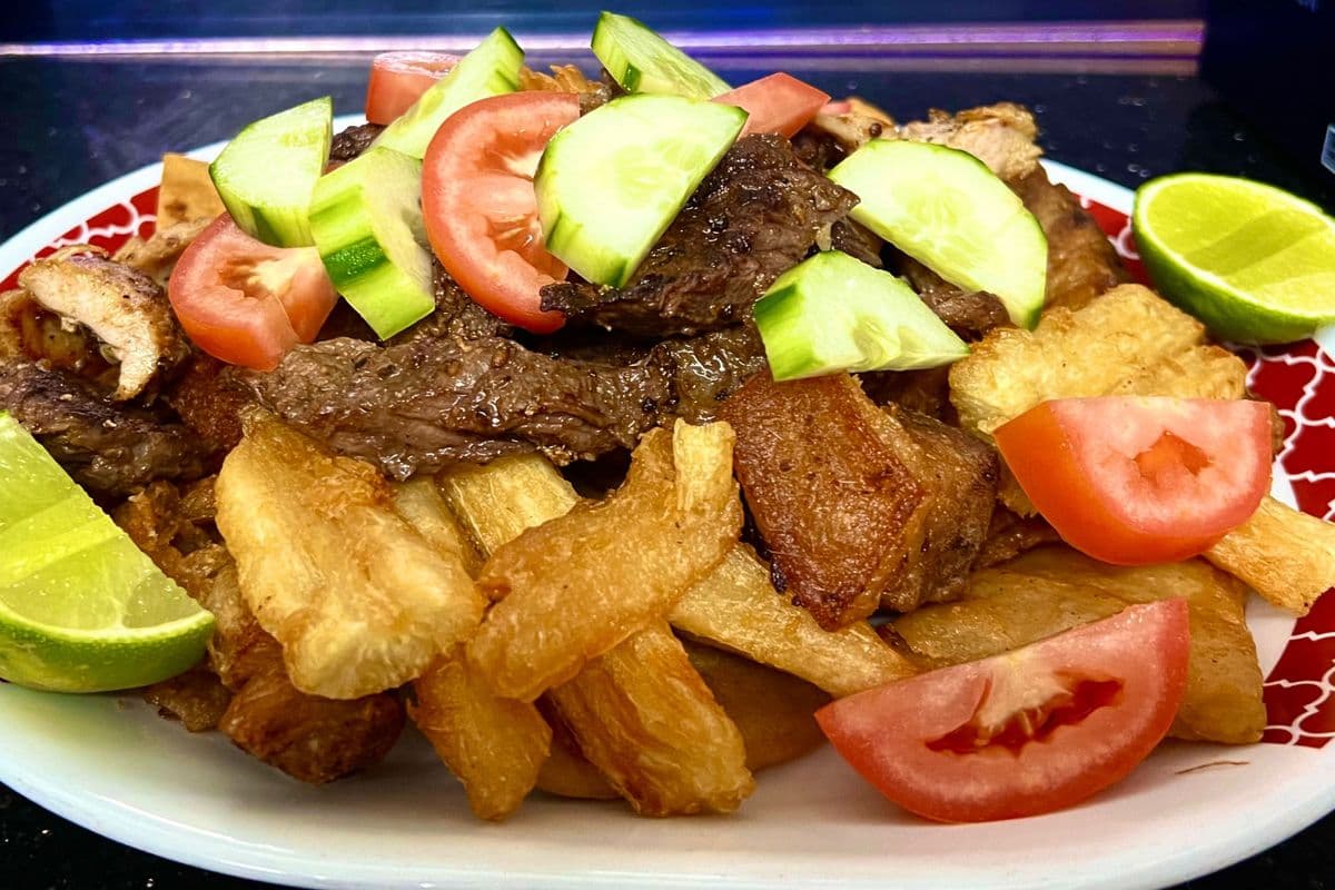 PLATO DE BOCA Pork, Cassava, Fried Tortilla, and Beef chicken- Yuca Frita con Chicharron, Tortilla Frita, Carne,Pollo,Tomate,Pepino