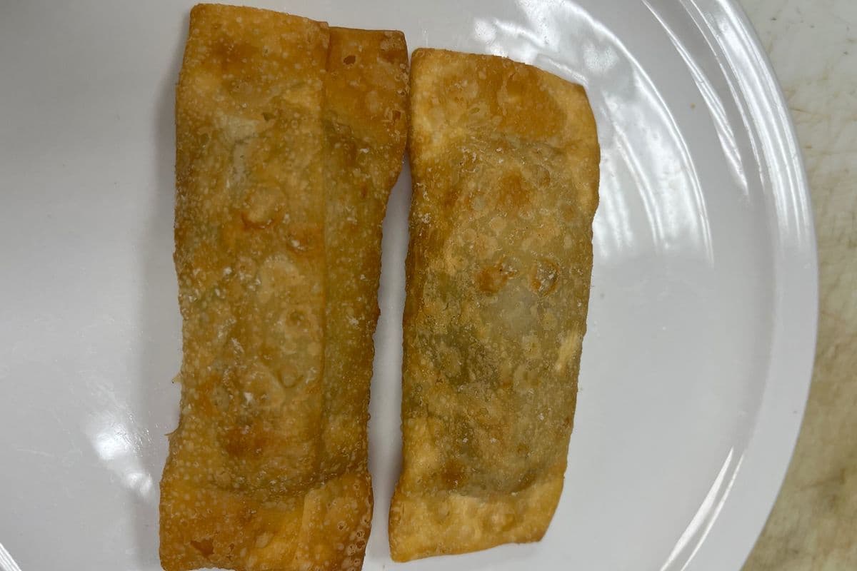 11. Egg Roll (1 pc)