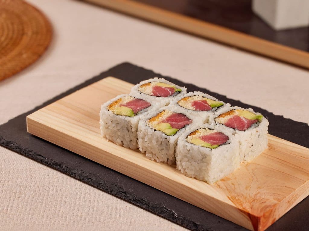 Spicy Tuna Roll (8pcs)