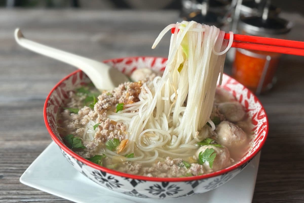 47A. Noodle Soup With Pork Balls (ก๋วยเตี๋ยวลูกชิ้นน้ำใส)