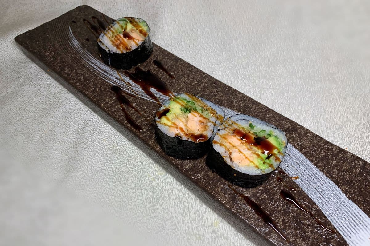61. Salmon Tempura Roll (5 Pcs)
