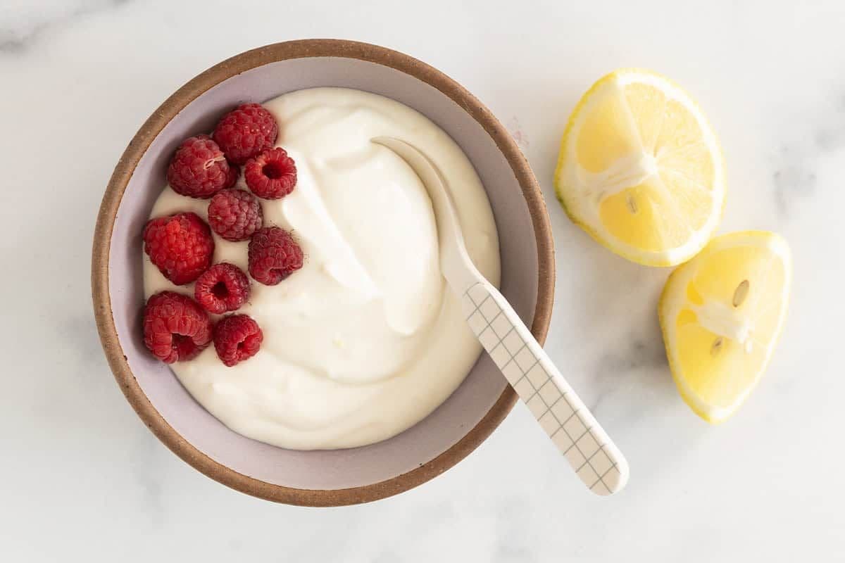 Yogurt / Yogourt