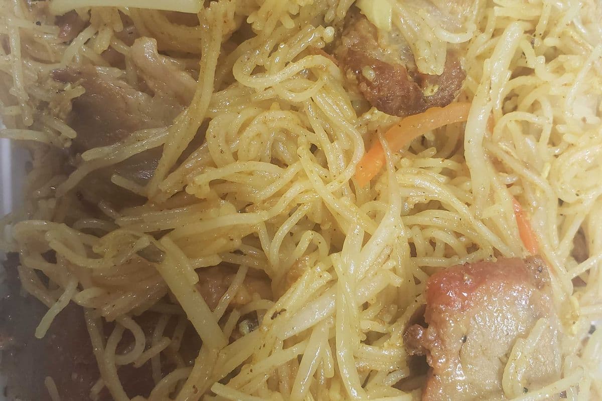 N8. Singapore Fried Noodles