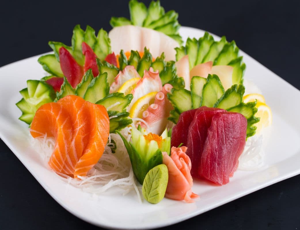52. Gold Sashimi Combo (18 pcs)