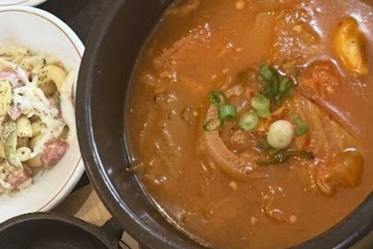 simple kimchi soup