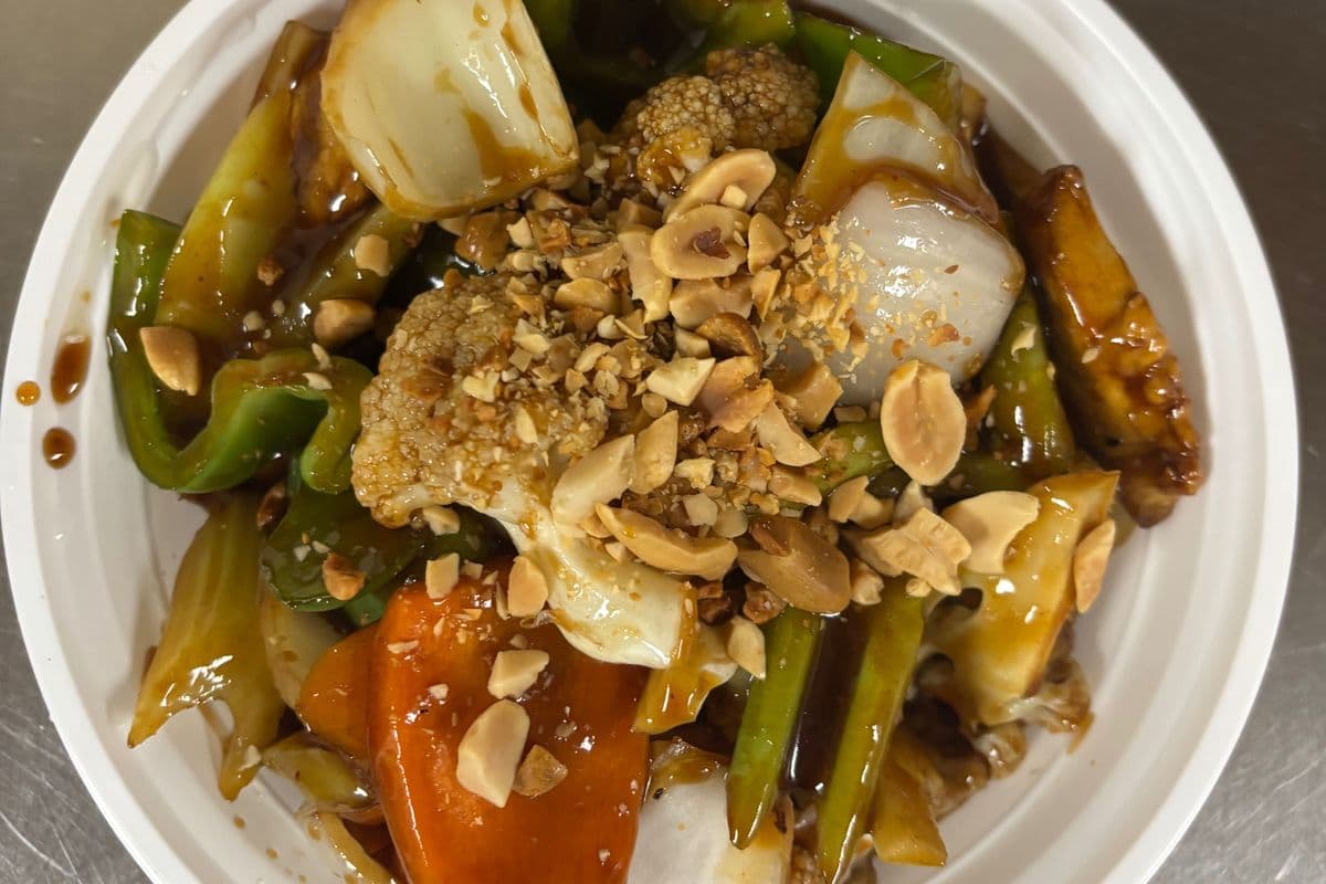 57. Kung Pao Chicken (with peanut, Hot)