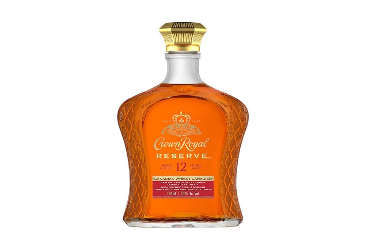 111952. CROWN ROYAL RESERVE 12 YEAR OLD (1 x 750ML)