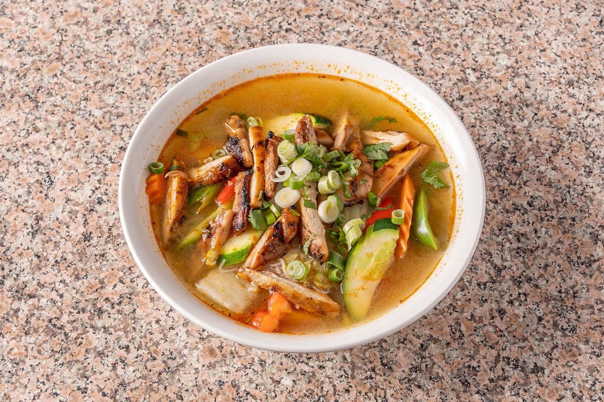 S2. Soupe Tom Yum au poulet grillé