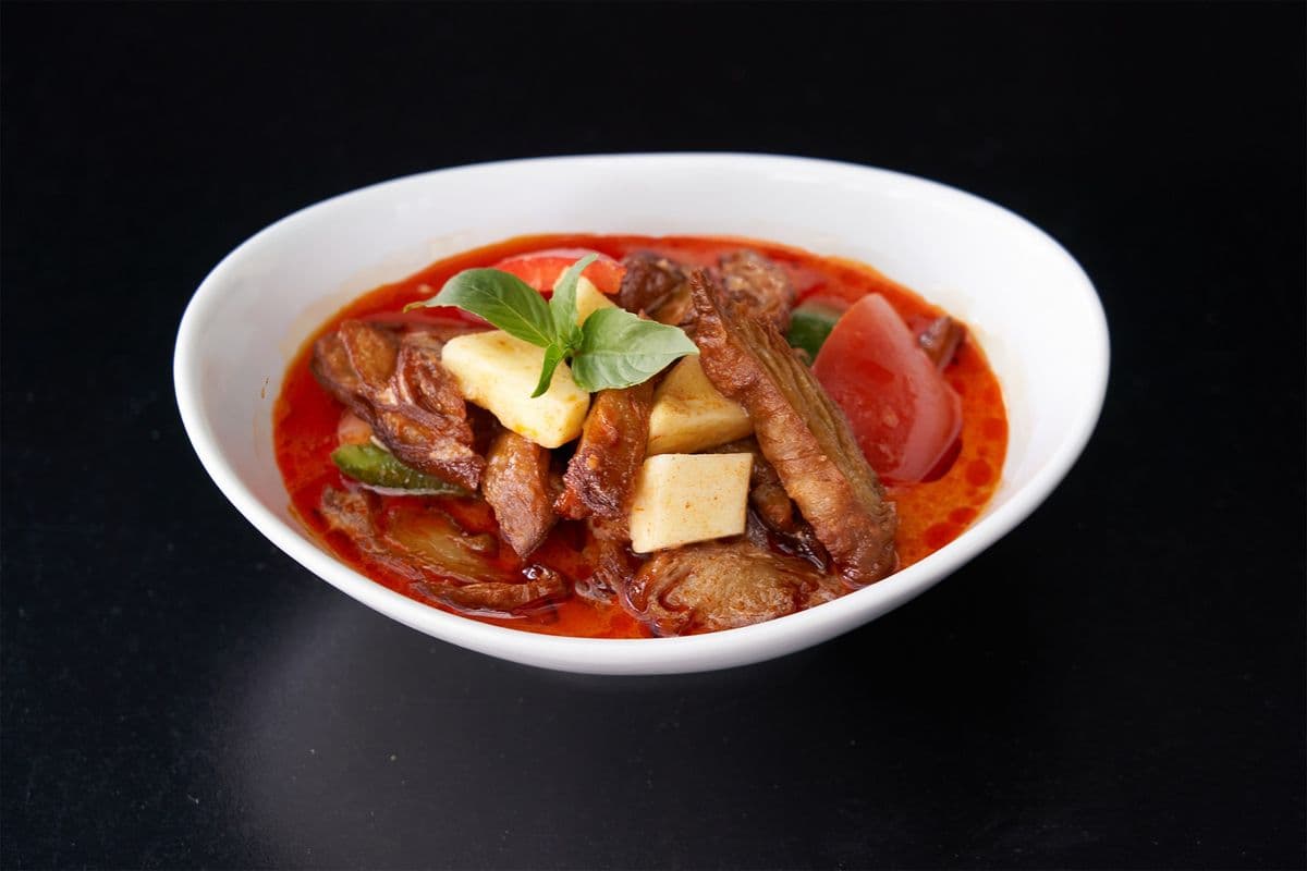 90. Canard au cari rouge / Duck Curry