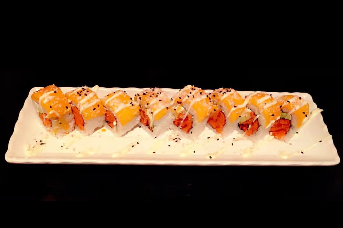 S11. Victoria Roll (8 pcs)