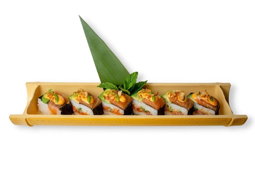 Spicy Salmon Oshi Sushi (6 Pcs)