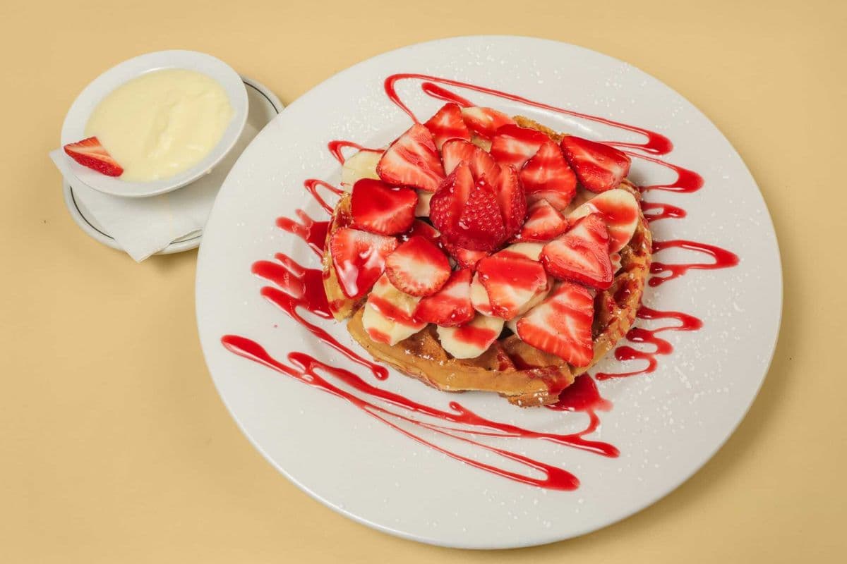 Gaufre bananes et fraises / Waffle with Bananas and Strawberry