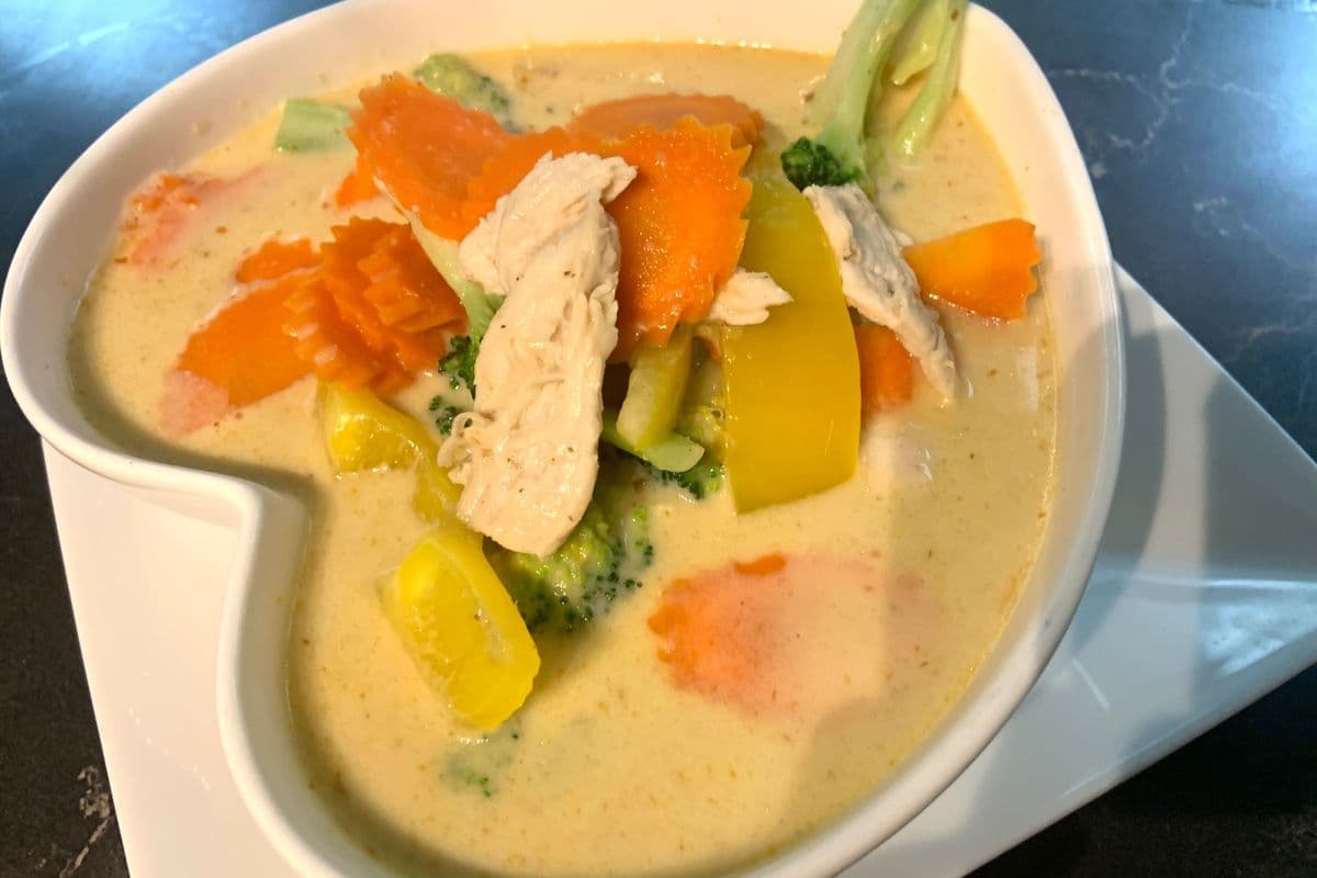 23. Yellow Curry (แกงเหลือง)