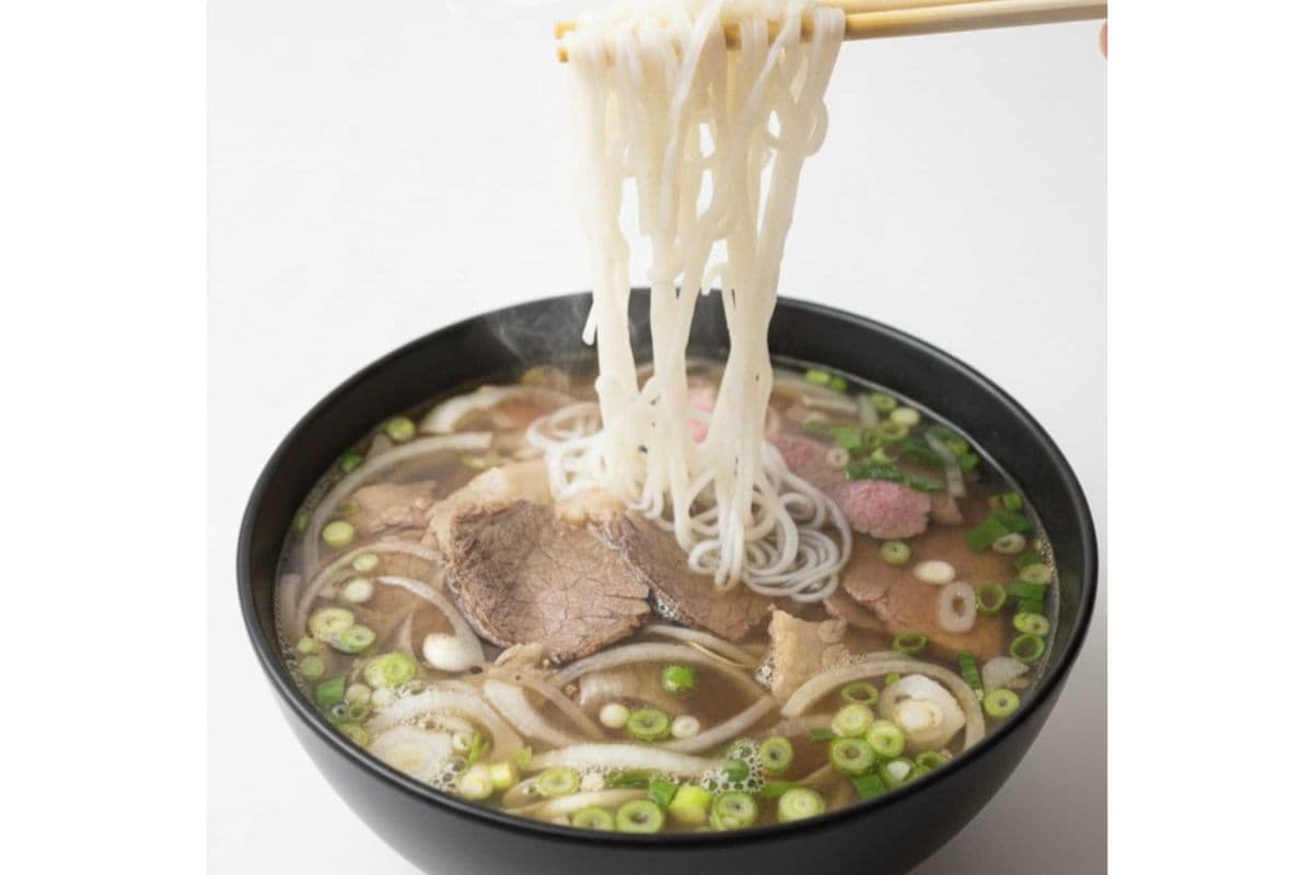 P4. RARE BEEF & BEEF BRISKET PHO