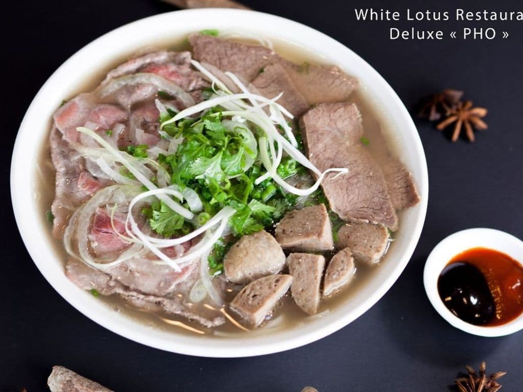 14 . Deluxe PHo - Pho Dac Biet